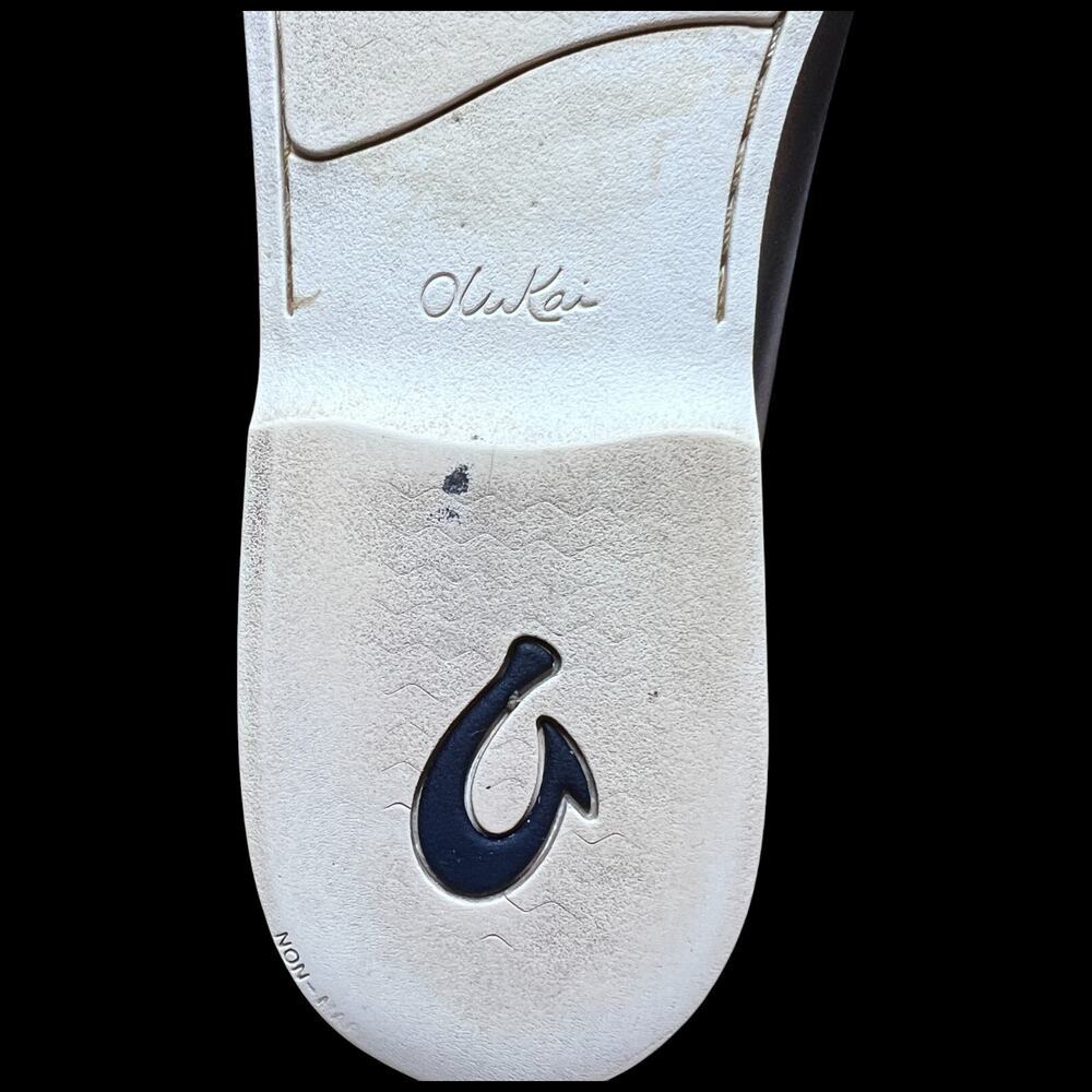OLUKAI Moku Perf Women's Sz 7 Leather Slip On Loafer Boat Shoes Silver Metallic - Picture 15 of 16